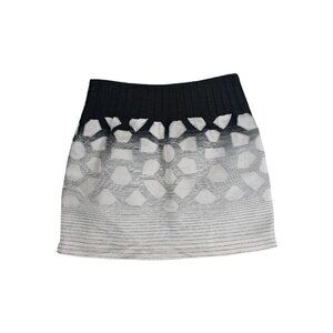 DIANE VON FURSTENBERG SEIRA SKIRT Hexagon Size 6 Black White